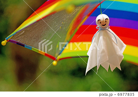 てるてる坊主と虹色傘(てるてるぼうず) てるてる坊主と虹色傘(てるてるぼうず) 6977835