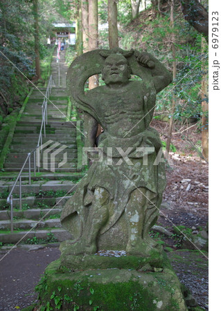 文殊仙寺参道の仁王像 文殊仙寺参道の仁王像 6979123