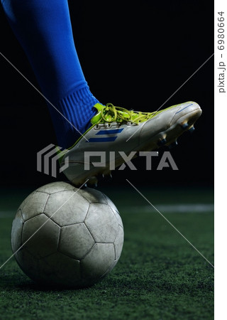 soccer player soccer player 6980664