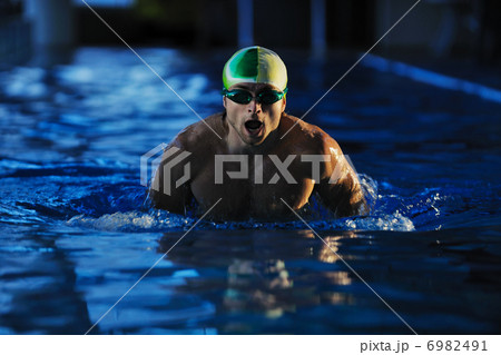swimmer 6982491