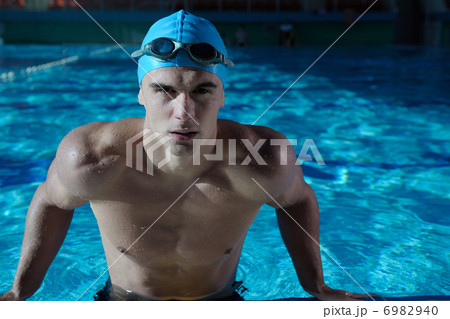 swimmer swimmer 6982940