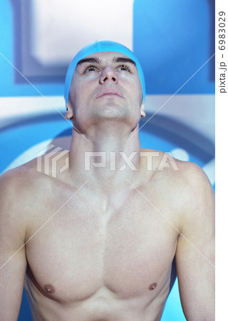 swimmer 6983029