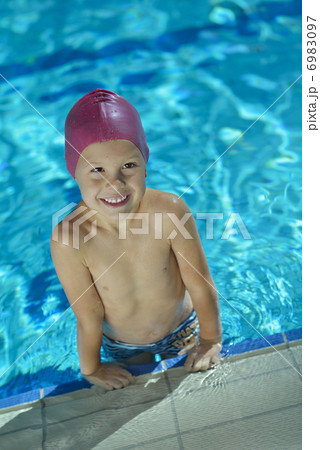 happy child on swimming pool 6983097