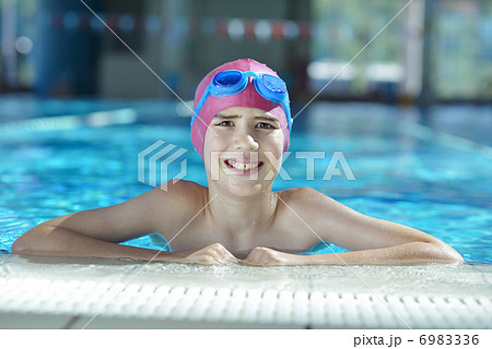 happy child on swimming pool 6983336