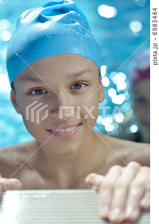 happy child on swimming pool 6983484