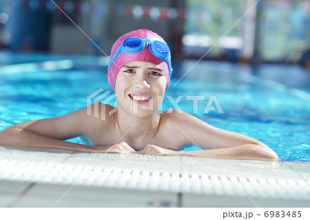happy child on swimming pool 6983485
