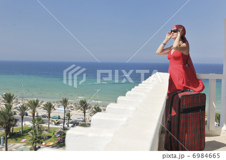 woman travel fashion 6984665