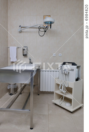surgery room indoor surgery room indoor 6984820