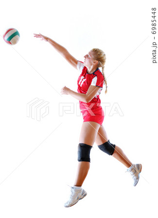 gir playing volleyball 6985448