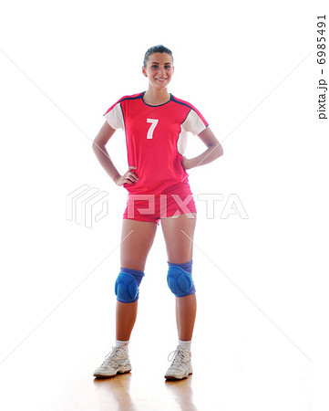 gir playing volleyball 6985491