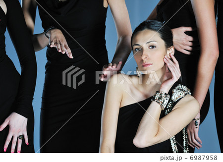 woman fashion show 6987958