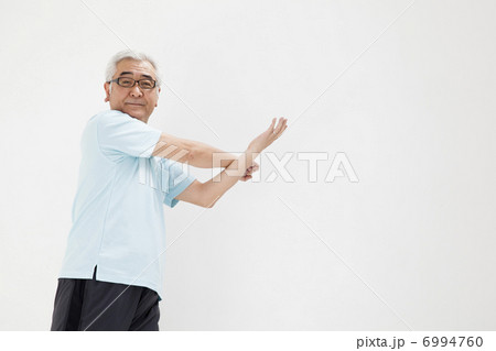 スポーツする50代男性 スポーツする50代男性 6994760