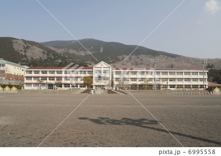 ある山の小学校 6995558