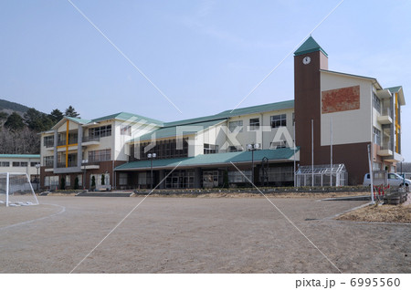 ある山の中学校 6995560