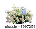 バラ、デルフィニウムのフラワーアレンジ 6997254