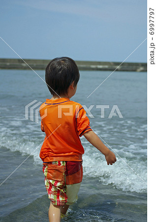 海辺の子供 6997797