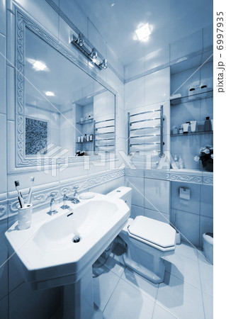 modern bathroom 6997935