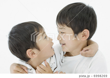 日本人の兄弟 6998269