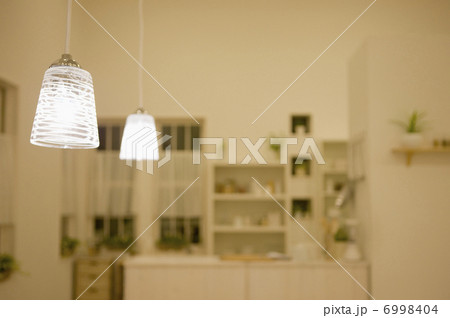 ガラスのランプシェード 6998404