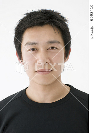 日本人の男性 6998416
