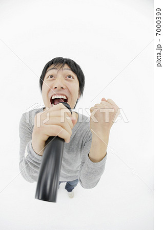大声を出す男性 大声を出す男性 7000399