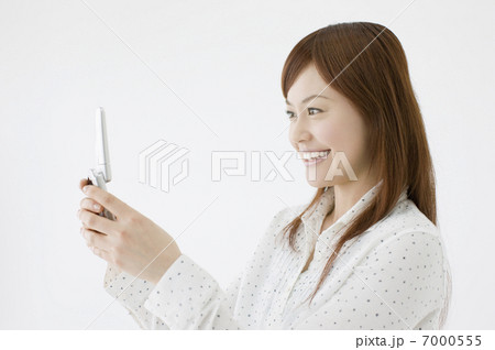 携帯電話と女性 携帯電話と女性 7000555