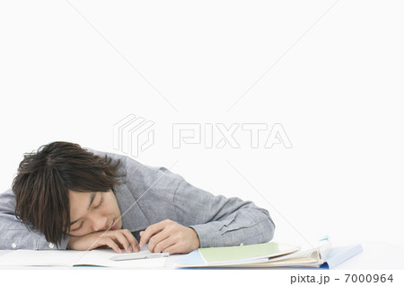 眠る男性 眠る男性 7000964