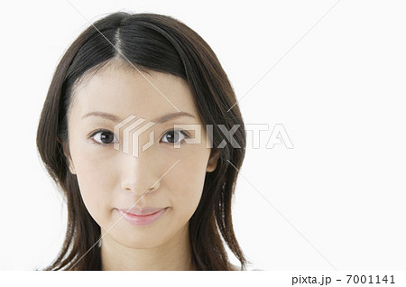 日本人女性の顔のアップの写真素材