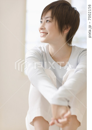 笑う女性 笑う女性 7002156
