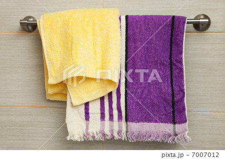 purple and yellow towels 7007012