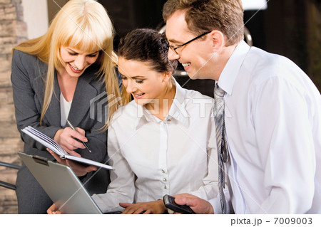 Business team 7009003