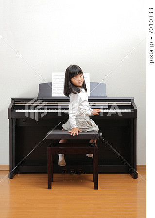 ピアノレッスン 7010333