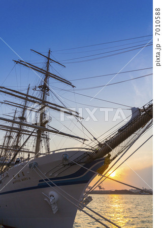 天保山の日本丸二世号 7010588