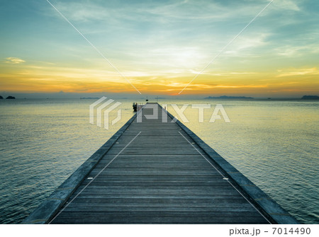 Boat pier at sunset 7014490