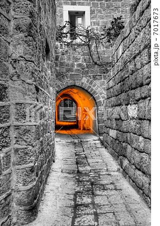 Street in stone 7017673