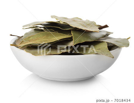 Bay leaves in plate Bay leaves in plate 7018434