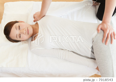 beauty-treatment clinic　撮影協力： 3BエステサロンLuki'A（麻布十番） 7018543