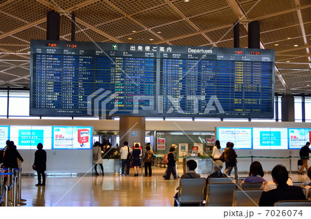 成田国際空港出発ロビー 7026074