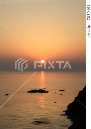 夕日の日本海 7030491