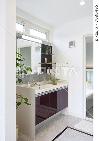 明るい洗面所 清潔イメージ 新築住宅の写真素材