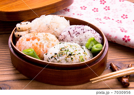 ふりかけおにぎり 7030956