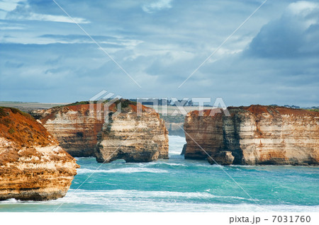 famous australian rocks 7031760