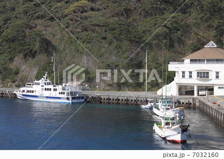 伊豆七島の式根島港 伊豆七島の式根島港 7032160