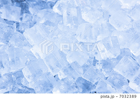 氷 7032389