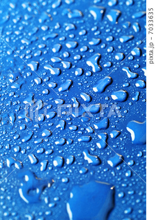 water drops on color background 7033635