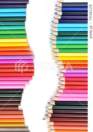 Colored pencils 7038128