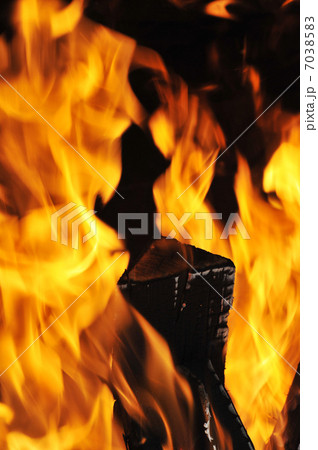 Bright flame Bright flame 7038583