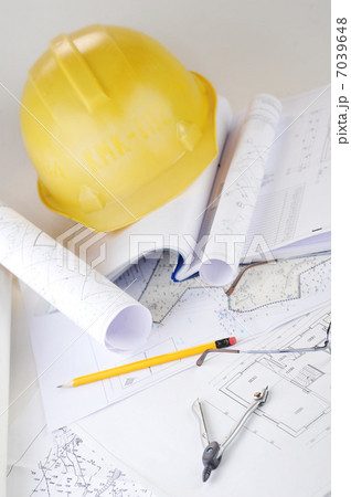 Yellow and drawings Yellow and drawings 7039648