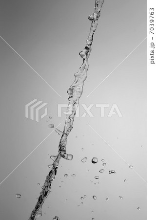 water splashing 7039763