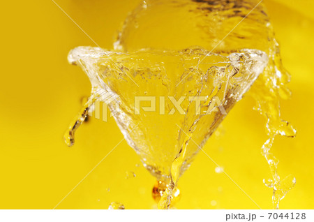 water in cocktail glass 7044128